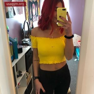 Yellow 🍋 off the shoulder top